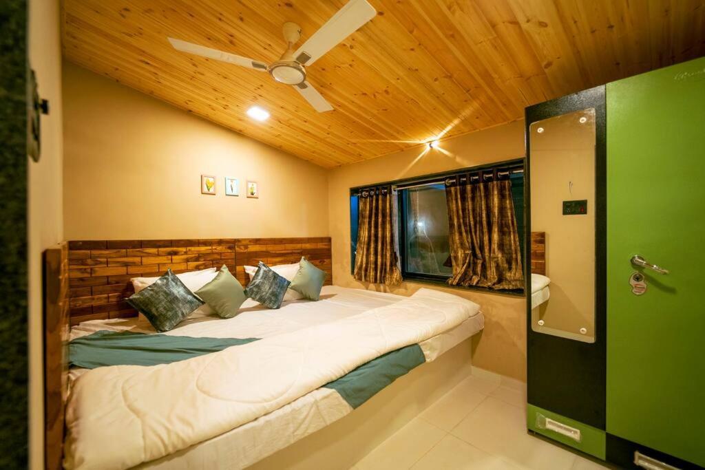 Spicy Mango Lakeside Abode - Luxurious Villa In Pawana Lonavala Exteriör bild