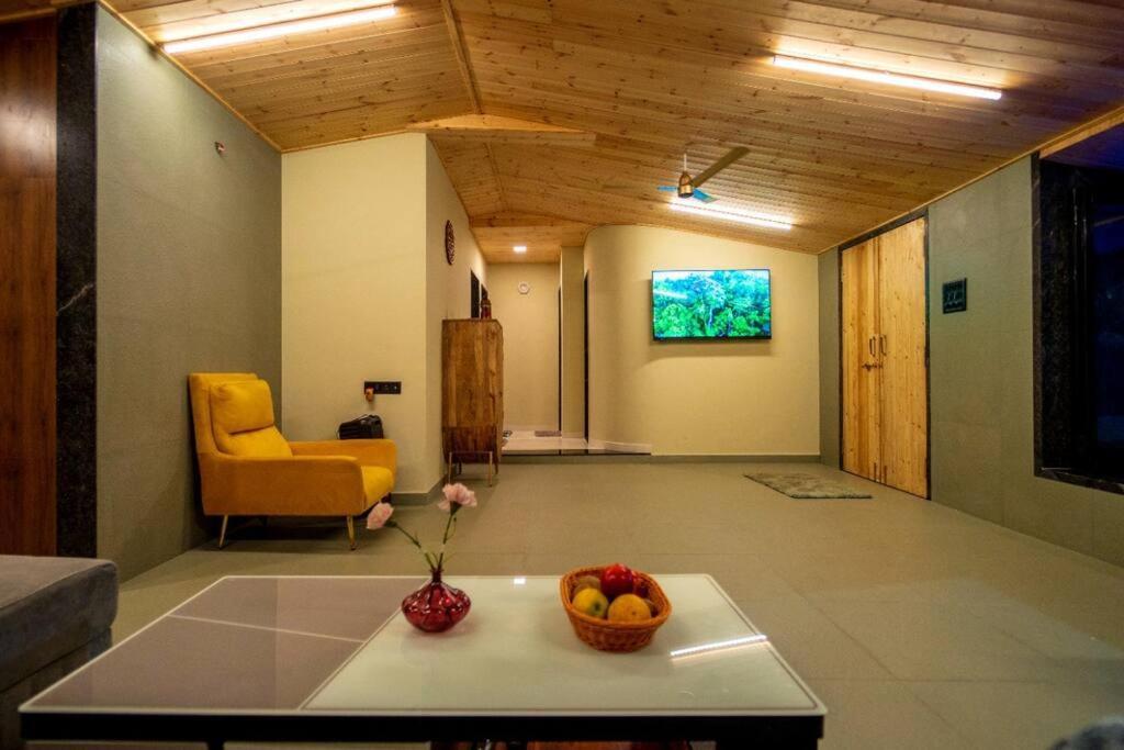 Spicy Mango Lakeside Abode - Luxurious Villa In Pawana Lonavala Exteriör bild