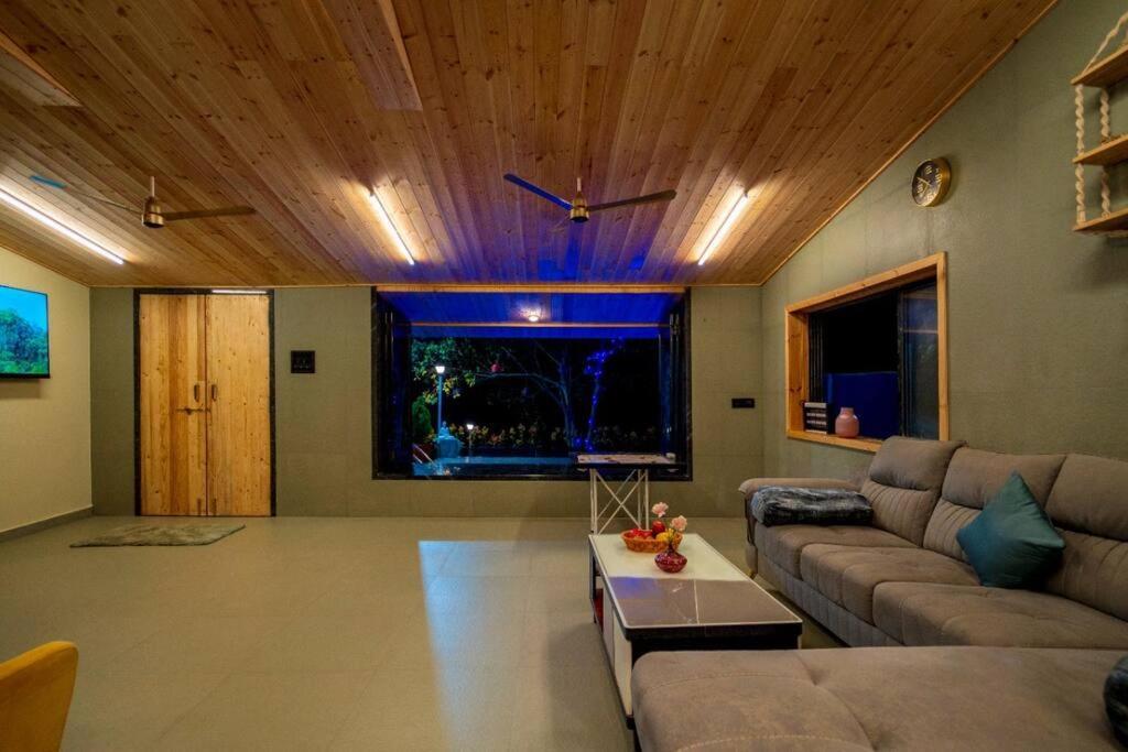 Spicy Mango Lakeside Abode - Luxurious Villa In Pawana Lonavala Exteriör bild